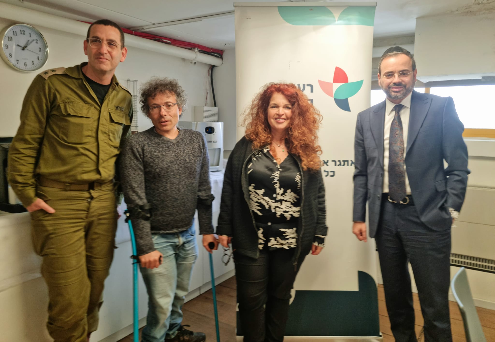 מימין לשמאל: שר הבריאות אוריאל בוסו, ד"ר אורית שטיין רייזנר, ד"ר ירון סחר, עידו שריר